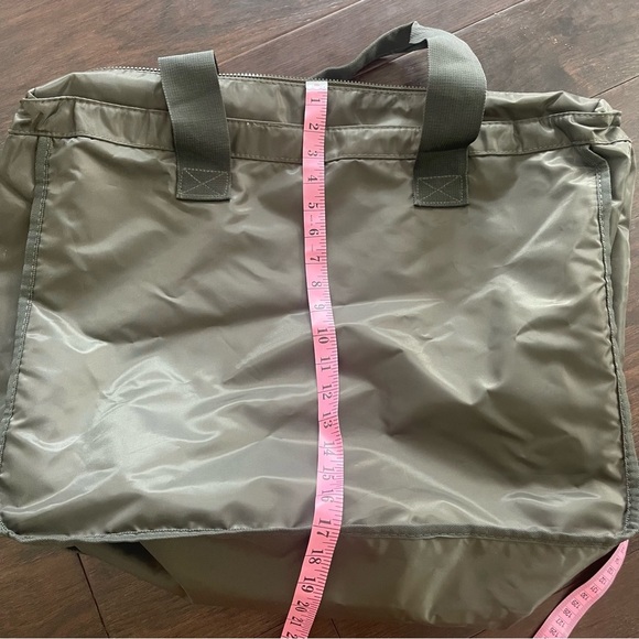 Disney Pride Mickey Rainbow Tote Limited Addition - Picture 6 of 7